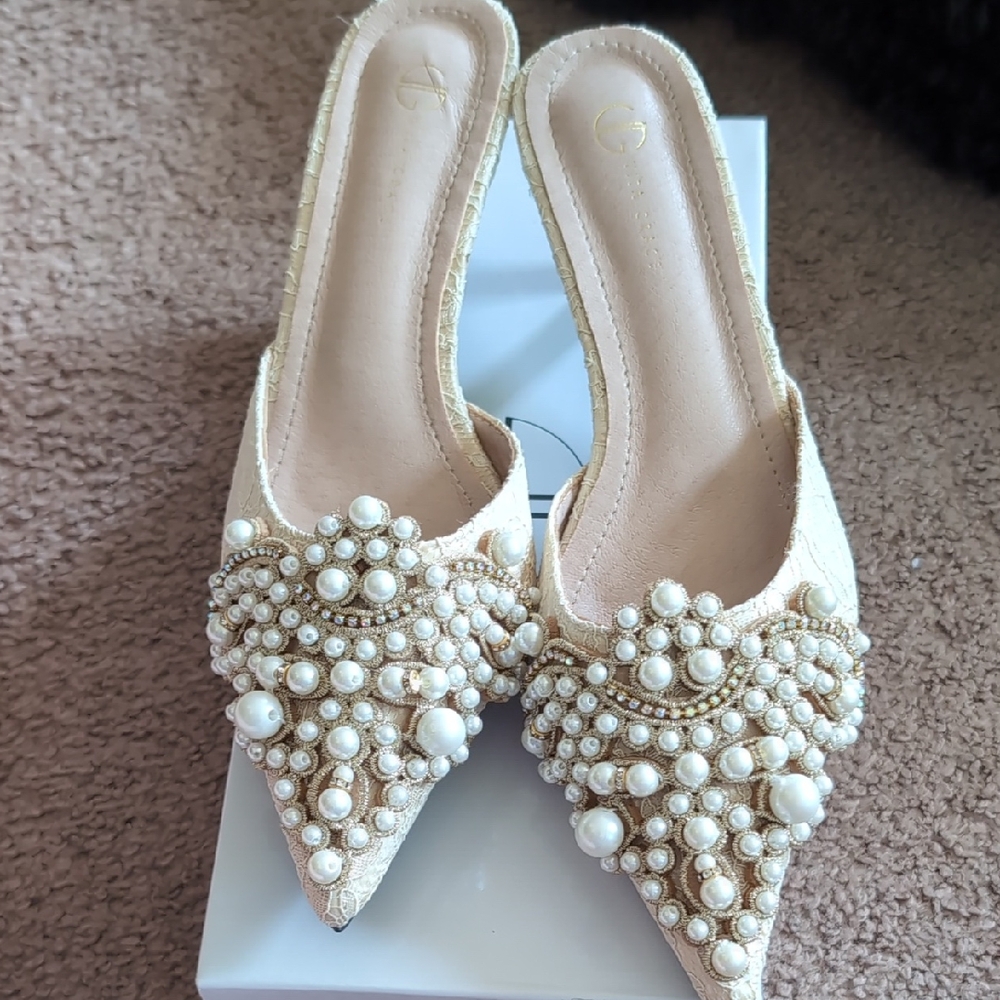 Elegant Pearl Embellished Women's Mules